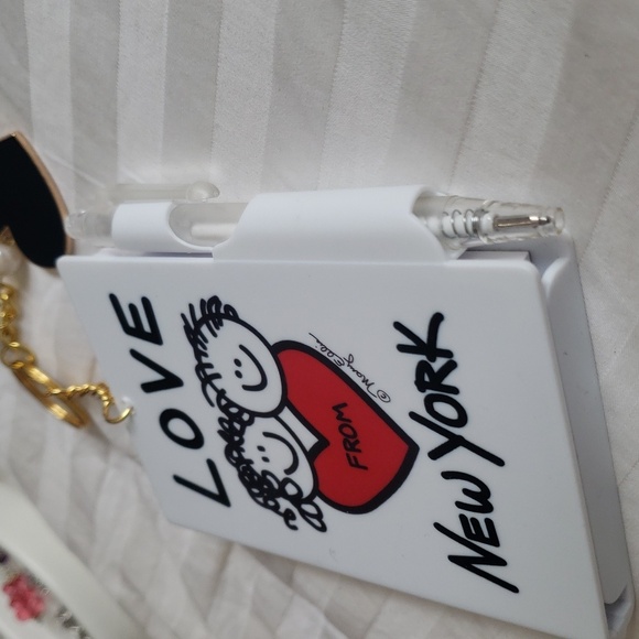 LUXURY MYSTICAL BAG CHARM NEW YORK COACH BIRKIN PAD WITH PEN HEART GUMMY BEAR - Picture 4 of 5